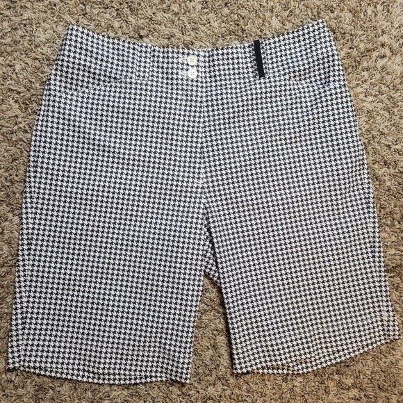 Nike Golf Women's Black White Herringbone Shorts Size 4 10in inseam - Picture 2 of 5